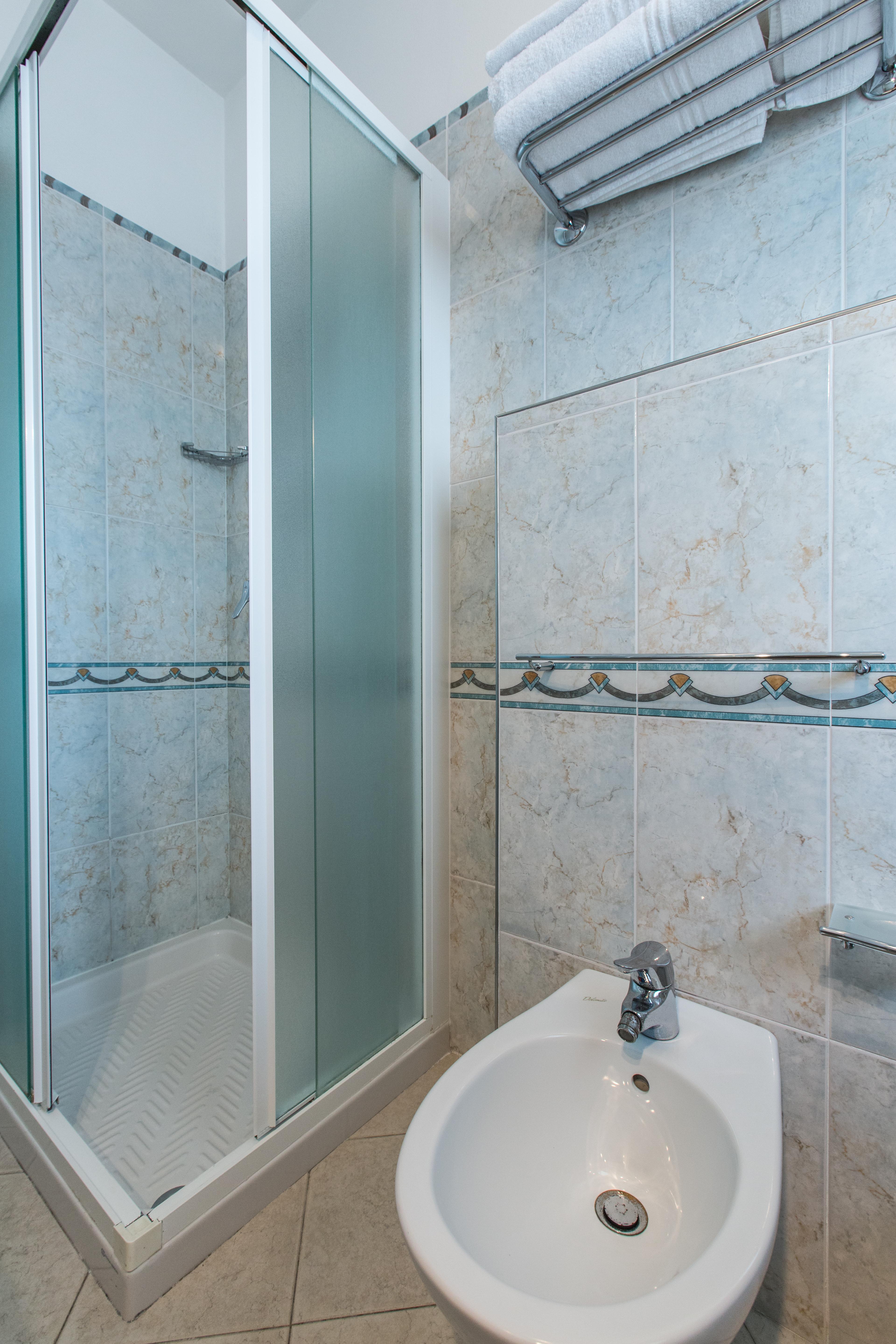 Hotel Luxor Милано Мартима Екстериор снимка