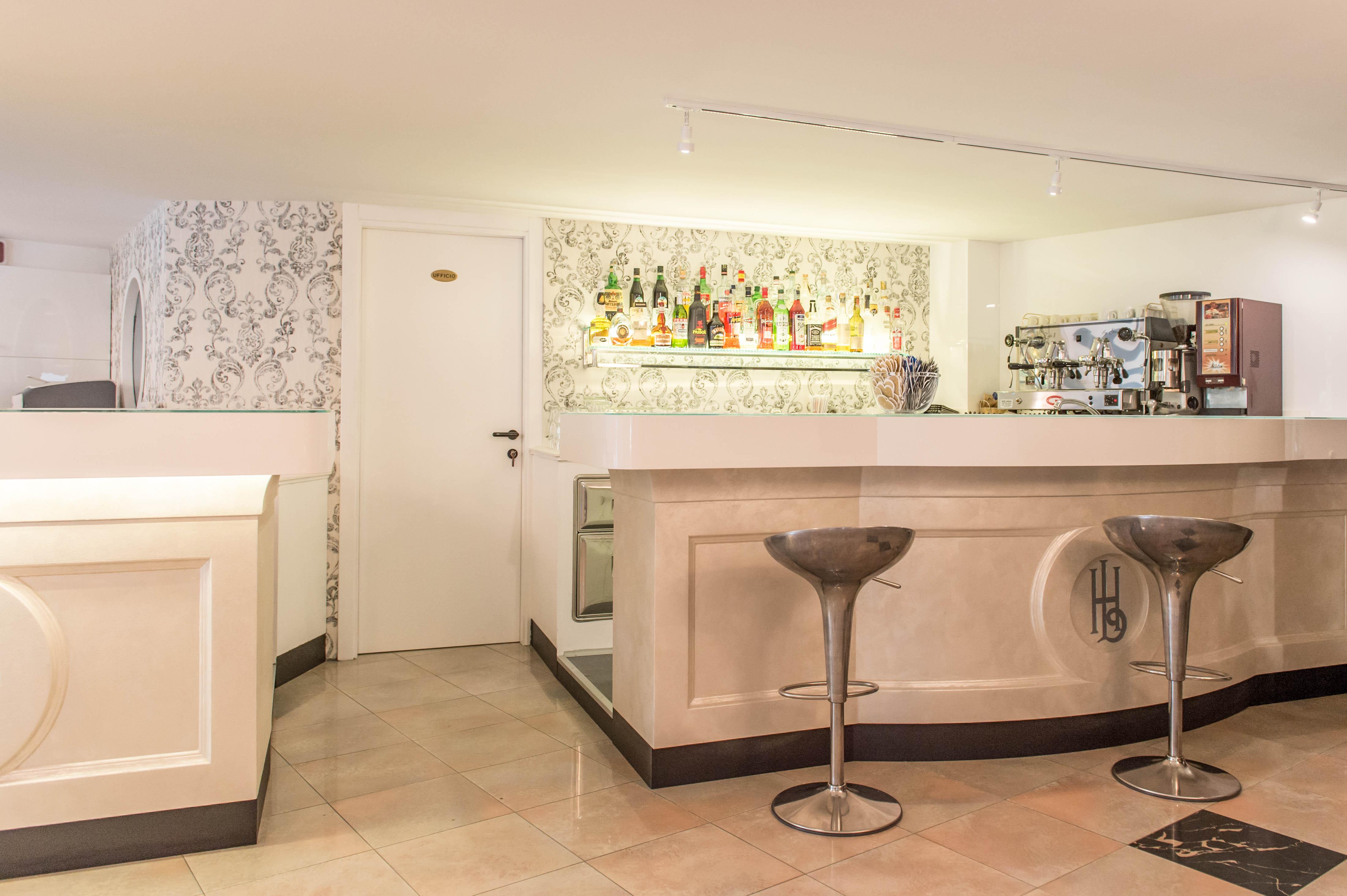 Hotel Luxor Милано Мартима Екстериор снимка